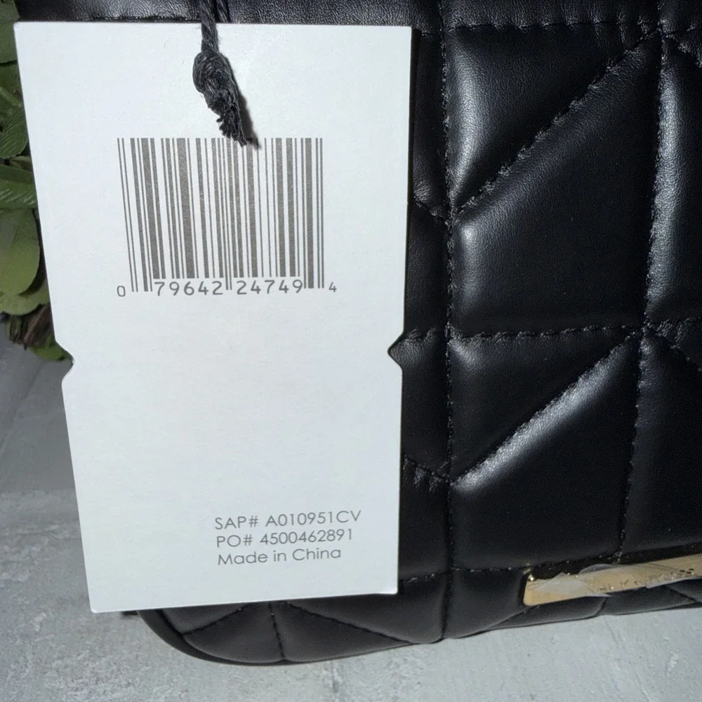 Navy + Moss Black Quilted Faux Leather Cosmetic Bag With Gold-tone‎ Bar 7